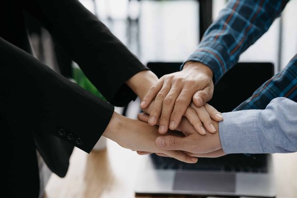 How to Perfectly Match a Pencil Skirt with a Peplum Top for an Hourglass Office Silhouette?